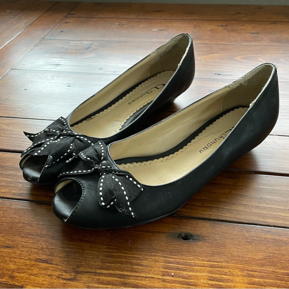 Cute low-heeled CL by Laundry brand shoes.